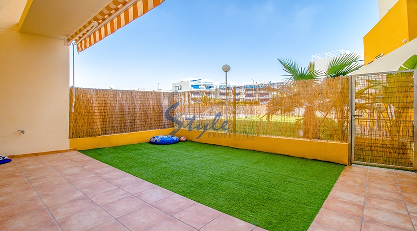 Comprar duplex con piscina y cerca del mar en Playa Flamenca, Orihuela Costa. ID: 4650