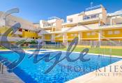 Comprar duplex con piscina y cerca del mar en Playa Flamenca, Orihuela Costa. ID: 4650