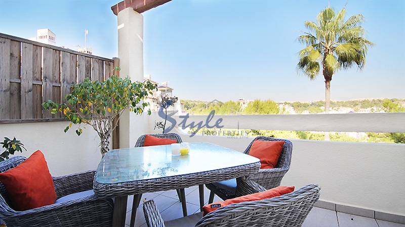 Buy penthouse in front of the golf courses in Las Ramblas de Golf, Dehesa de Campoamor. ID 4653