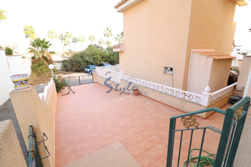 Buy duplex with private garden in Costa Blanca close to golf in Villamartin. ID: 4664