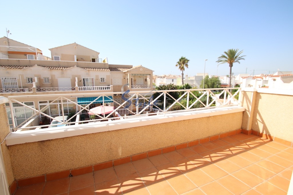 Comprar duplex con piscina y cerca del mar en Playa Flamenca, Orihuela Costa. ID: 4674