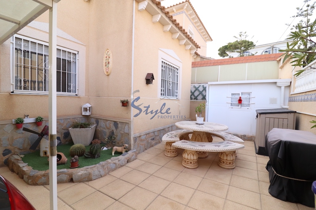 Villa for sale in Las Filipinas, Costa Blanca, Spain. ID: 3877