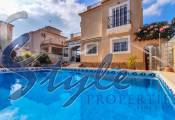 Se Vende Villa con vistas al mar en La Mata, Torrevieja ID: 3778