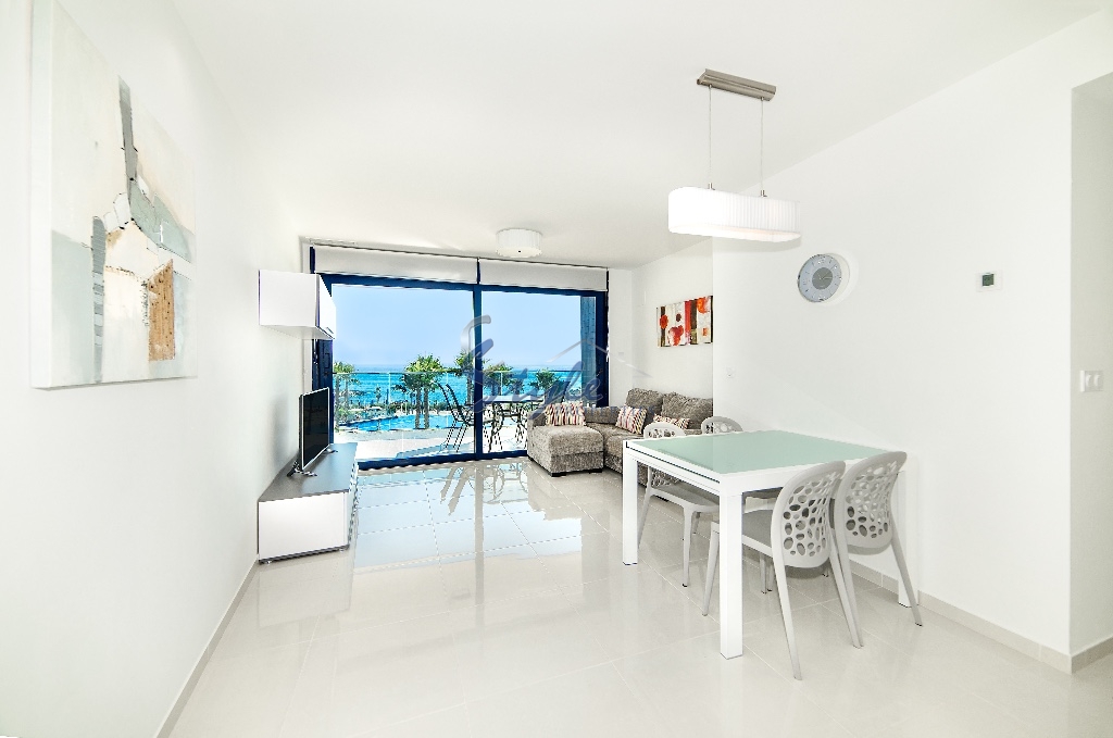 En venta apartamento primera linea al mar Sea Senses, Punta Prima, Costa Blanca ID1312 
