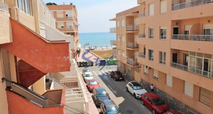 Buy apartment with sea views on the beach in La Mata, Torrevieja. ID 4693
