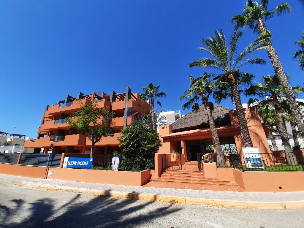 For sale new build   apartments close to the golf  In Villamartin, Costa Blanca, Spain. ID1007