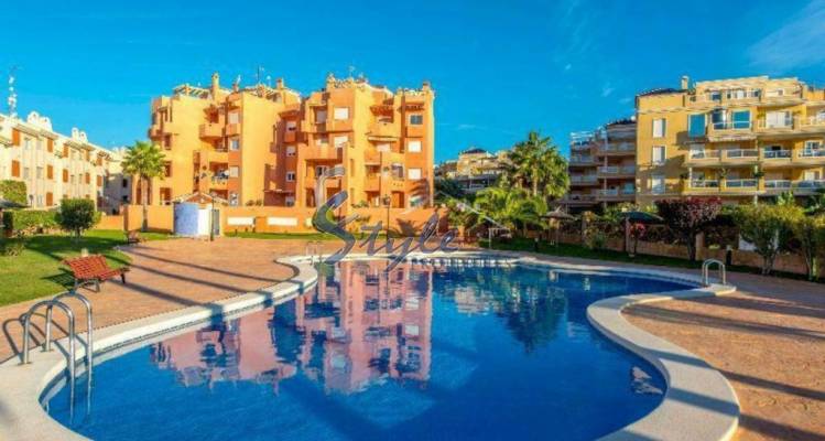 Buy penthouse in Costa Blanca close to sea in Cabo Roig. ID: 4699