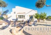 Resale - Villa - Las Colinas