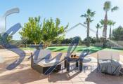 Resale - Villa - Las Colinas