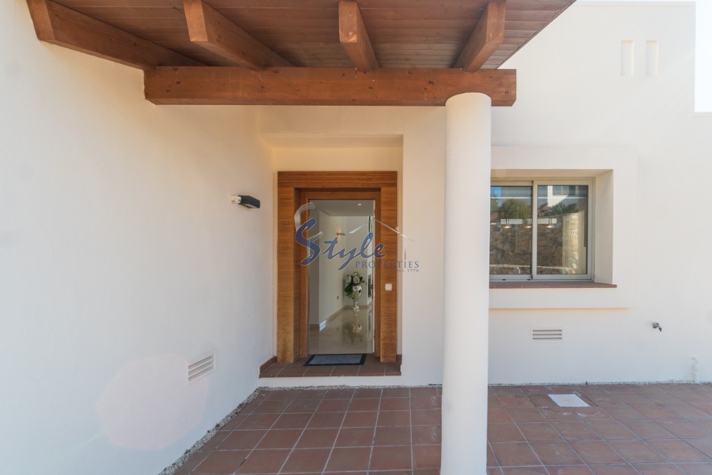 Resale - Villa - Las Colinas