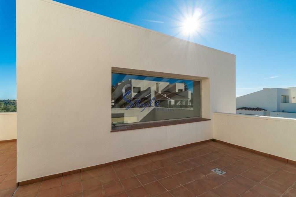 Resale - Villa - Las Colinas