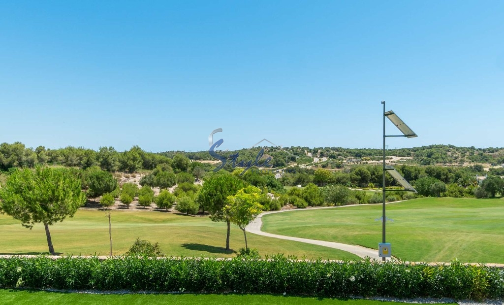 Resale - Villa - Las Colinas