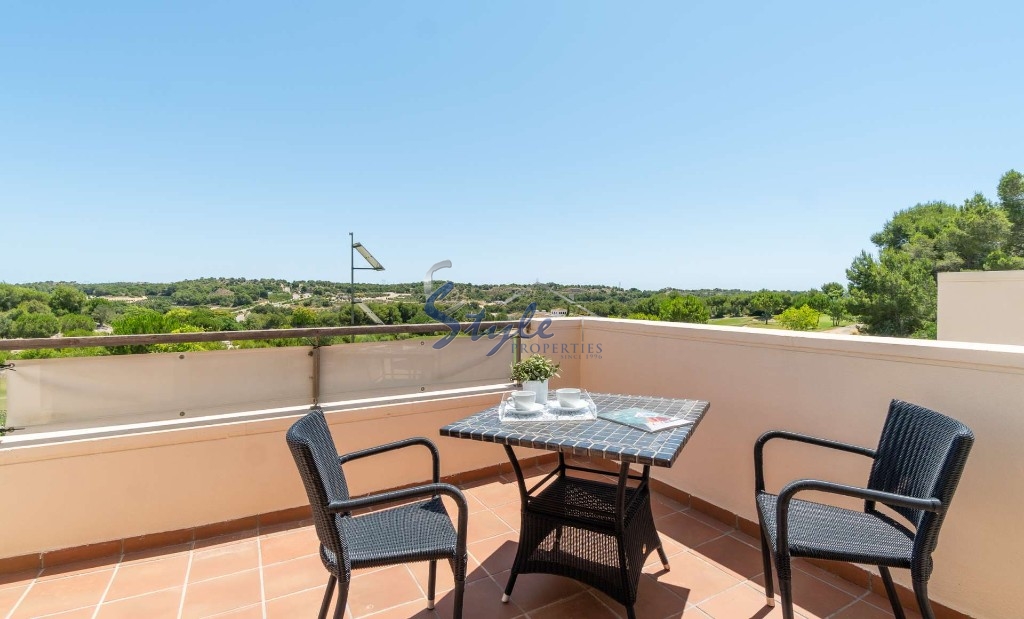 Resale - Villa - Las Colinas