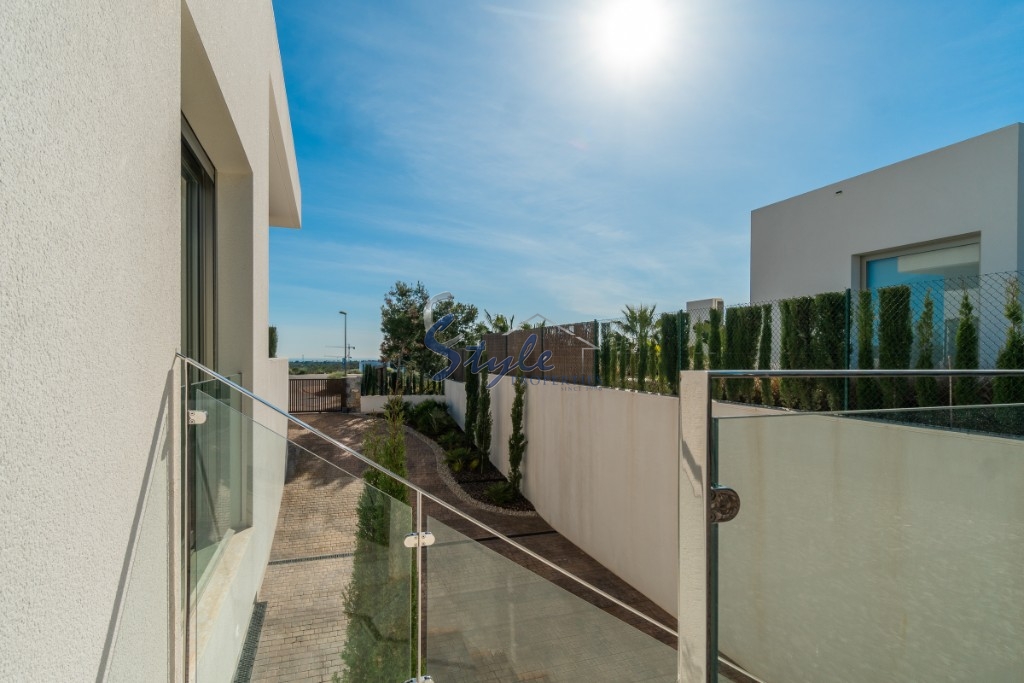 Resale - Villa - Las Colinas