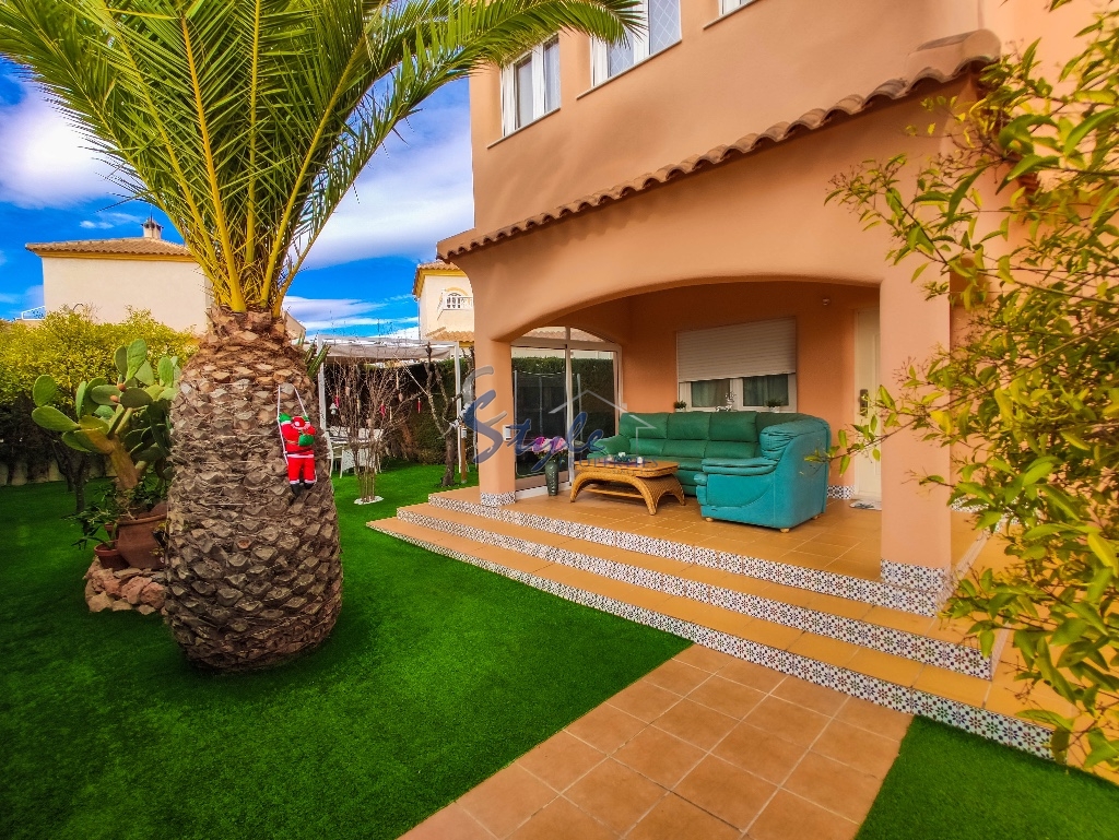 Good looking Villa for sale In Los Altos, Torrevieja. ID: D4750
