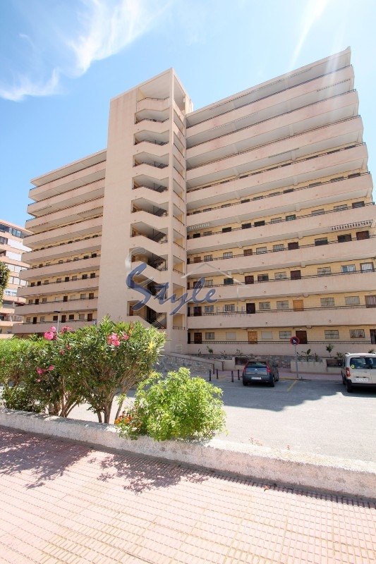 Comprar apartamento con vistas al mar en venta en 1ª línea de la playa en La Mata, Torrevieja. ID 4710