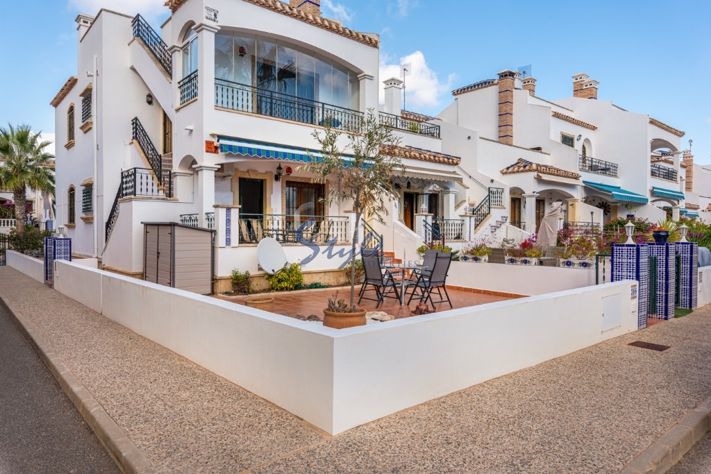 Buy Apartment for sale with private garden near the golf course in PAU 8 area, Orihuela Costa. ID 4723