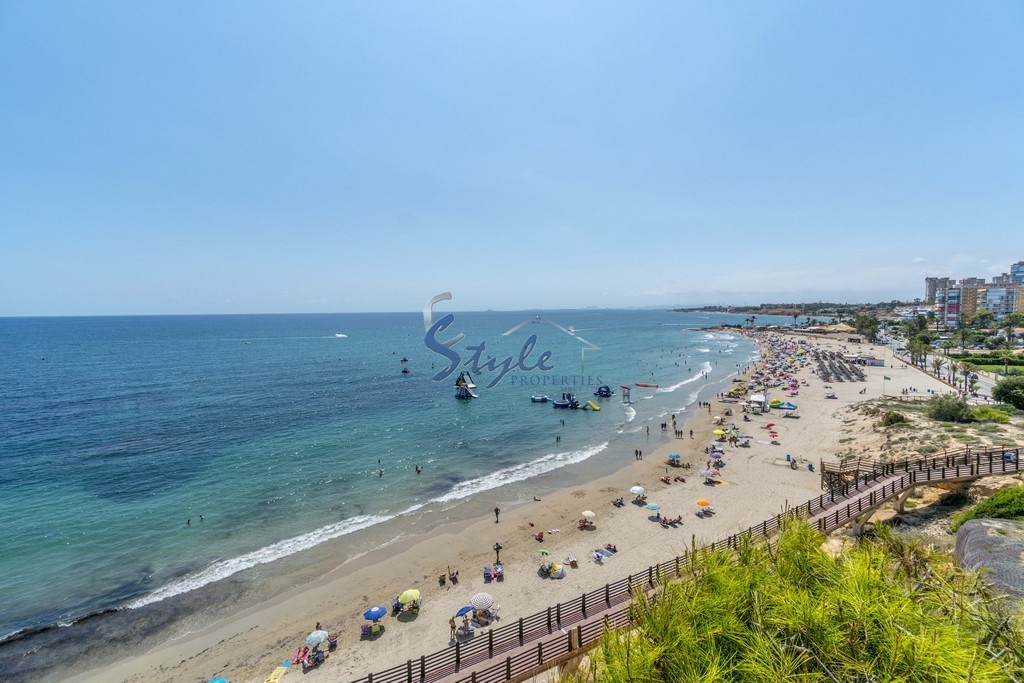 Comprar Apartamento ático con panorámicas vistas al mar en venta en Campoamor, Orihuela Costa. ID: 4725