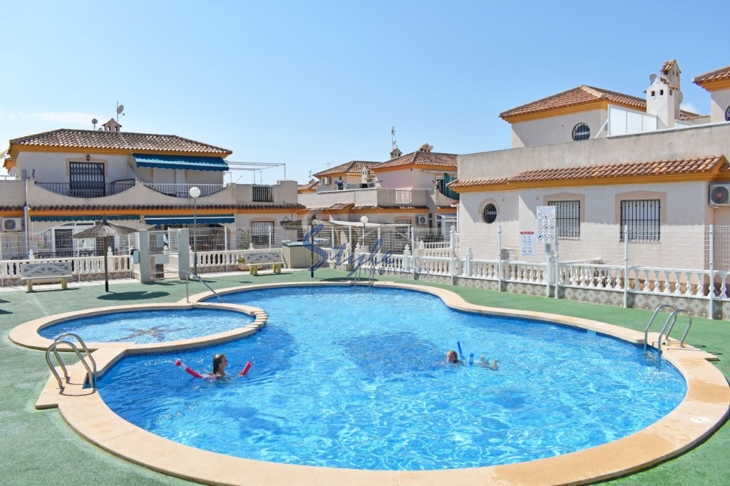 Buy townhouse with pool in Playa Flamenca, Orihuela Costa. ID: 4730