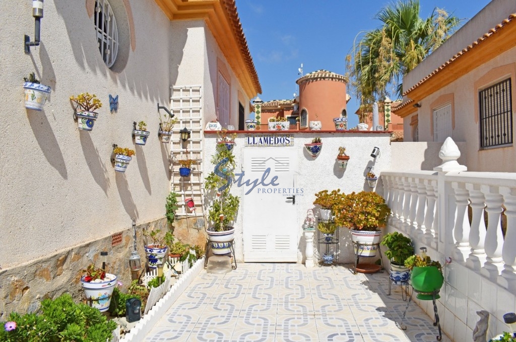 Comprar casa adosada con piscina en Playa Flamenca, Orihuela Costa. ID: 4730