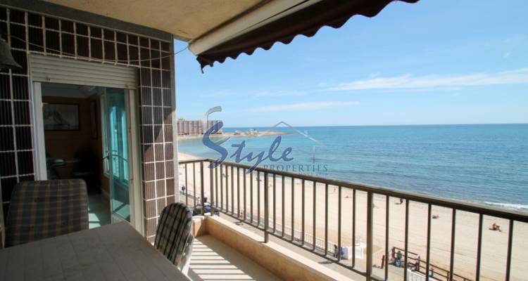 Comprar Apartamento en 1ª línea del mar y la Playa de Los Locos,Torrevieja. ID 4735