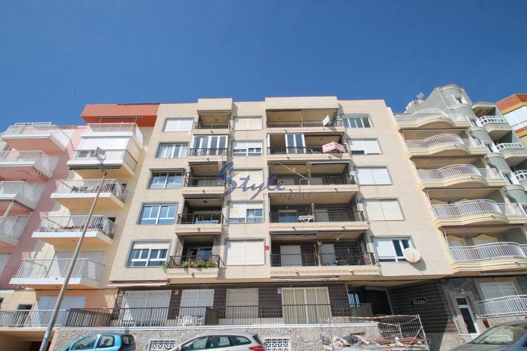 Comprar Apartamento en 1ª línea del mar y la Playa de Los Locos,Torrevieja. ID 4735