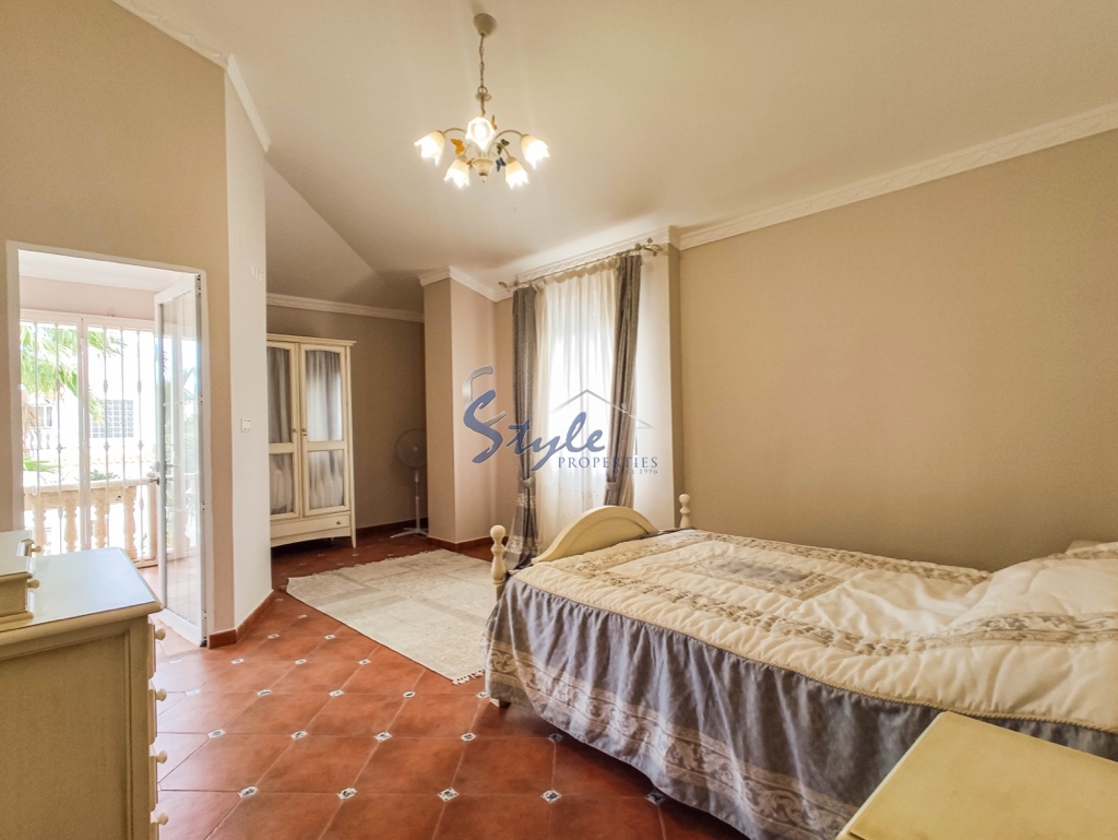 Resale - Villa - La Mata