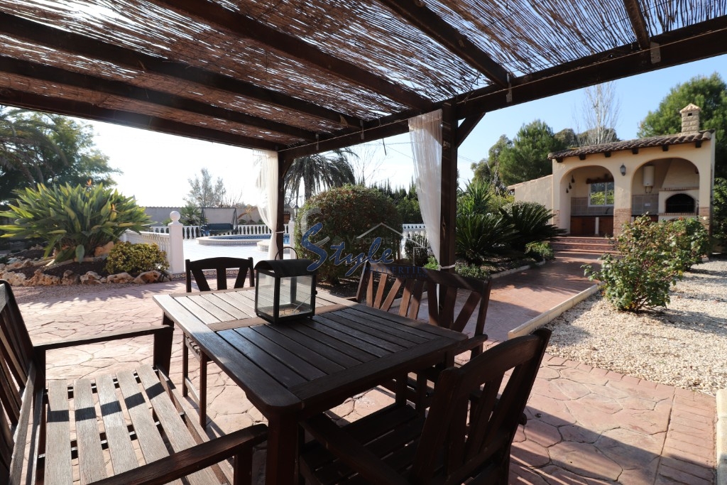 Buy country house with pool and garden in Catral Costa, Blanca . ID 4521