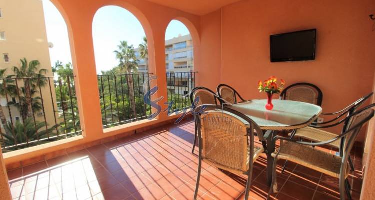 Buy apartment with beautiful terrace, 150m to the beach in Torrevieja. ID 4740