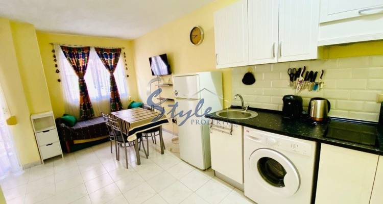 Comprar estudio cerca de la playa Los Locos en Torrevieja. ID 4744