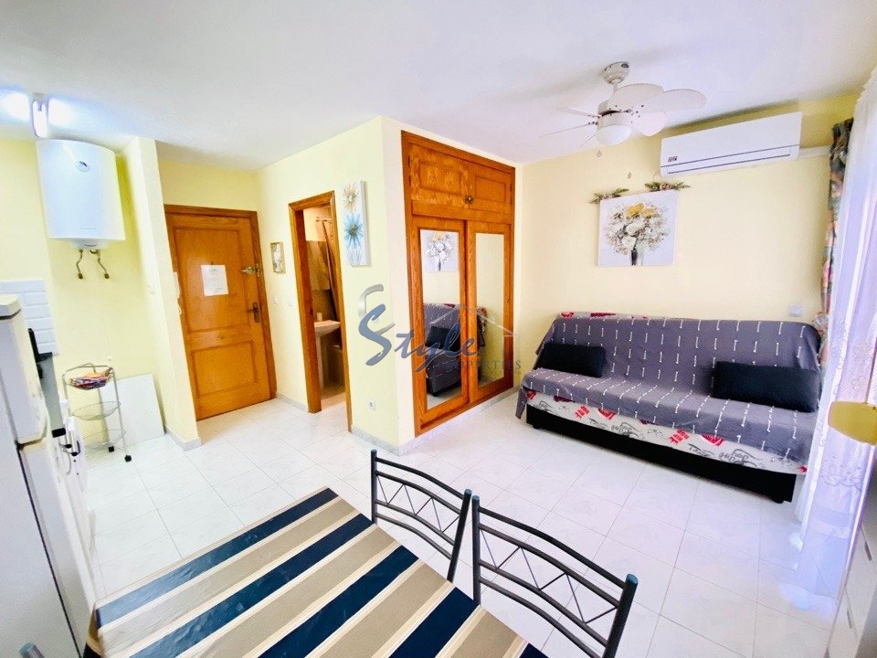 Buy Study apartment close to the beach in Torrevieja, Costa Blanca. ID: 4744