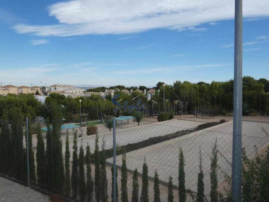 Resale - Villa - Los Altos