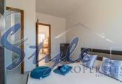 Comprar bungalow con piscina y cerca del mar en Playa Flamenca, Orihuela Costa. ID: 4018