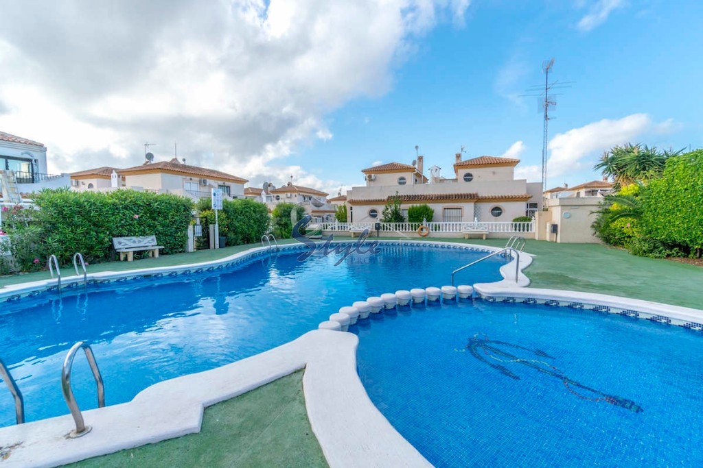 Comprar tríplex con piscina en Playa Flamenca, Orihuela Costa. ID: 4028