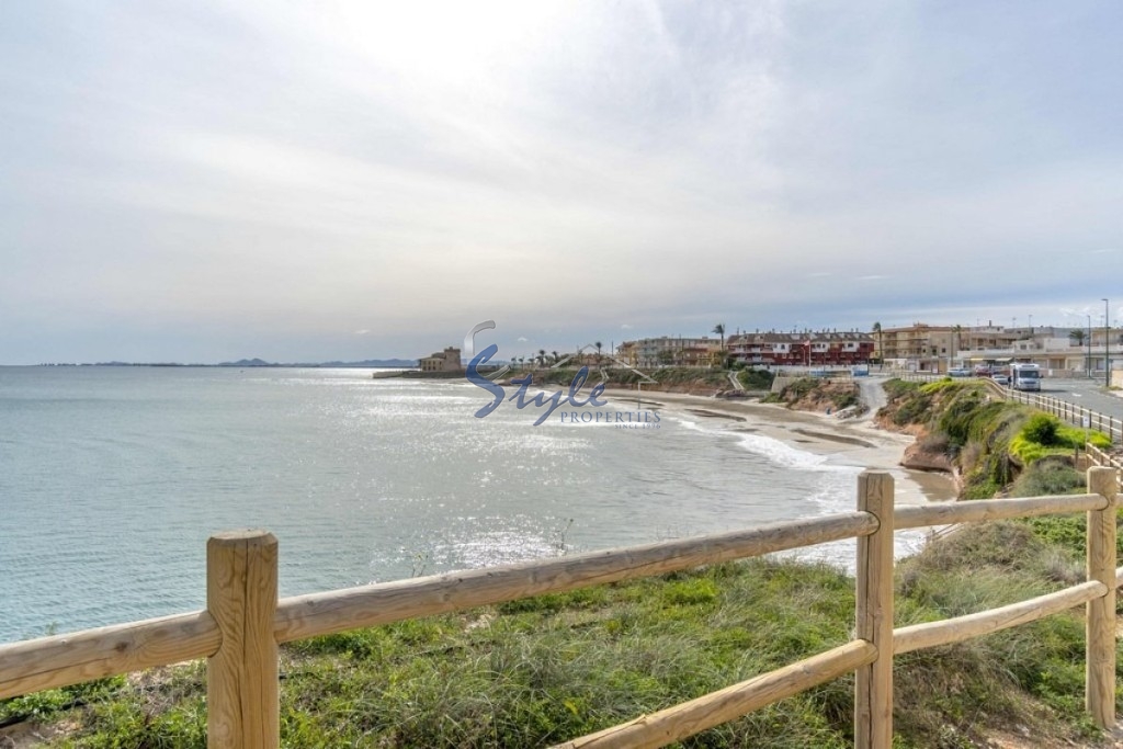 Comprar apartamento con jardín en Mil Palmeras al lado del mar. ID 4030