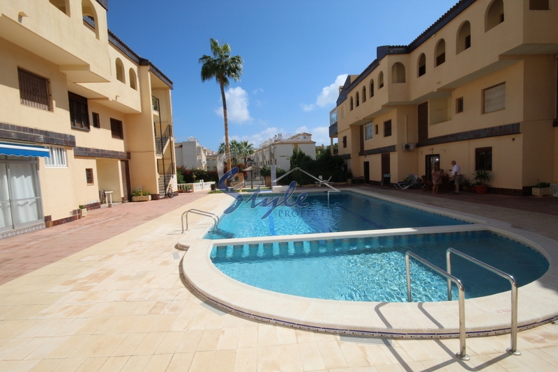 Buy apartment on the seafront in Punta Prima. ID 4032
