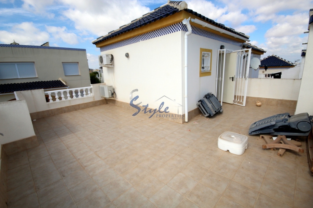 Buy semidetached chalet with garden and pool in Torrevieja. ID 4033