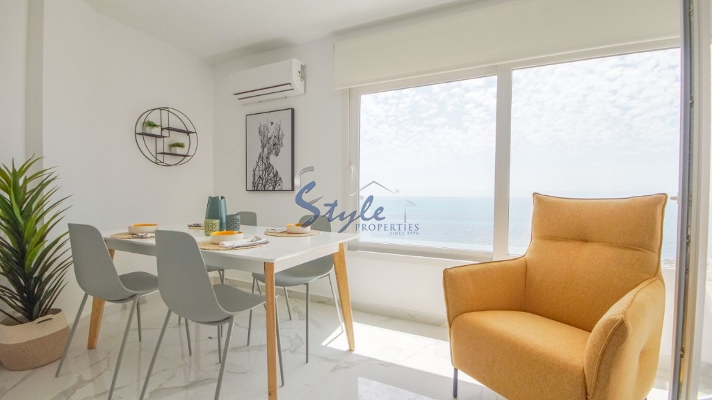 Buy apartment on the beach with Seaview in Playa de Los Locos, Torrevieja, Costa Blanca. ID: 4039