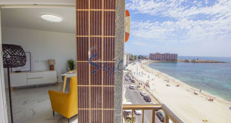 Buy apartment on the beach with Seaview in Playa de Los Locos, Torrevieja, Costa Blanca. ID: 4039