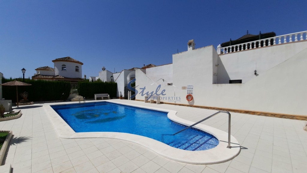 Resale - Villa - El Raso, Guardamar