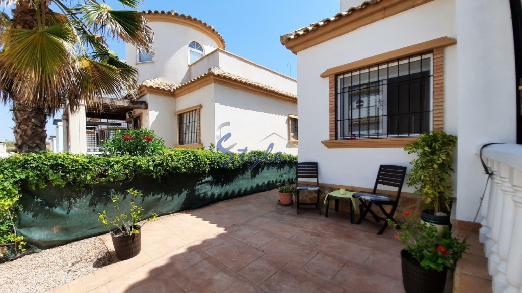 Buy Villa in Guardamar del Segura, Costa Blanca. ID: 4040