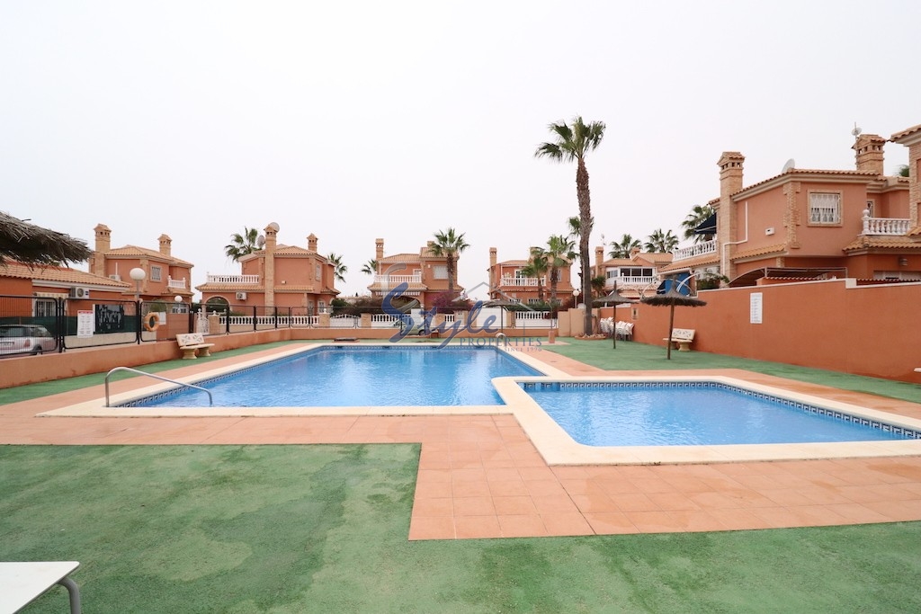 Buy Villa in Playa Flamenca close to the beach. ID 4044