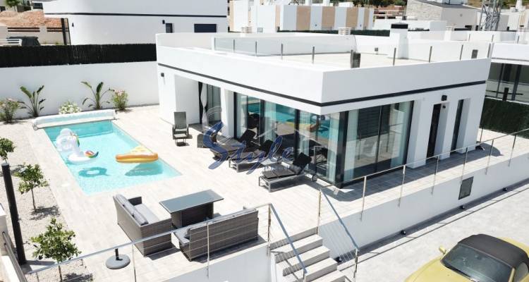 En venta villa nueva con piscina en Polop, Benidorm, Alicante ON957