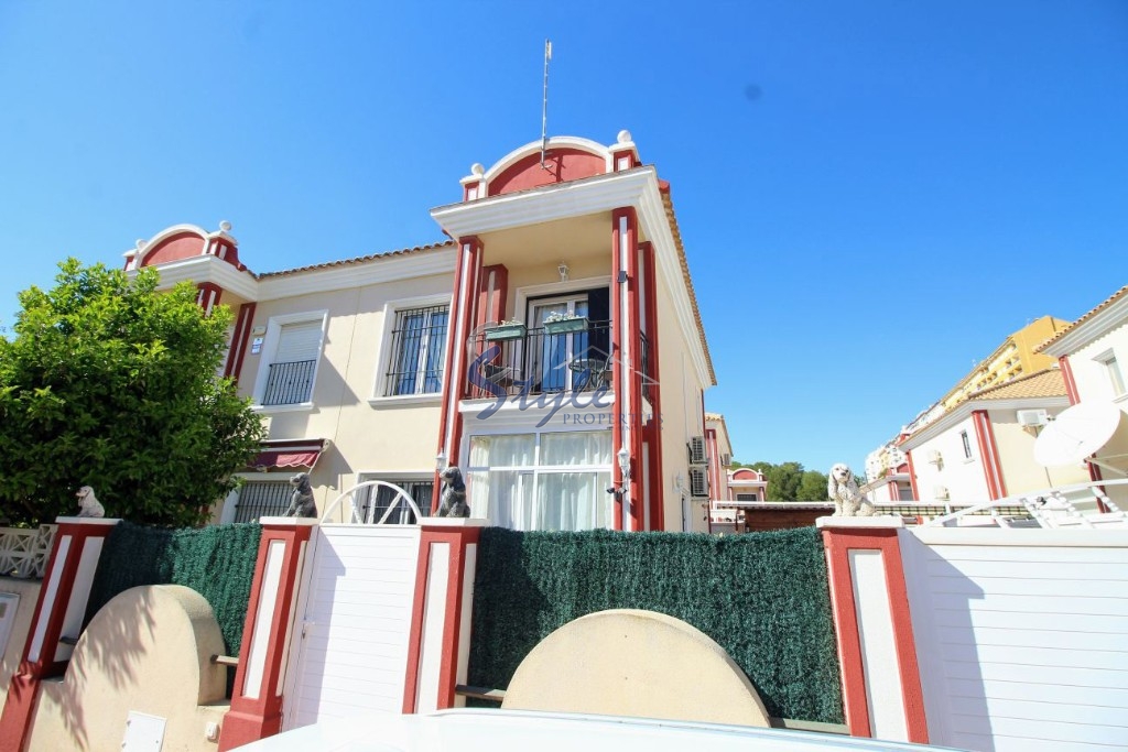 Buy townhouse in Monte Mar, Dehesa de Campoamor close to sea. ID 4067