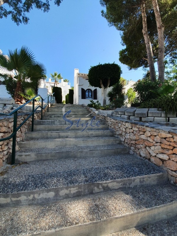 Buy Villa in Los Dolses, near the golf course in Villamartin. ID: 4070