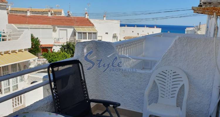 Comprar apartamento con vistas al mar cerca de la playa en La Mata, Torrevieja. ID 4074