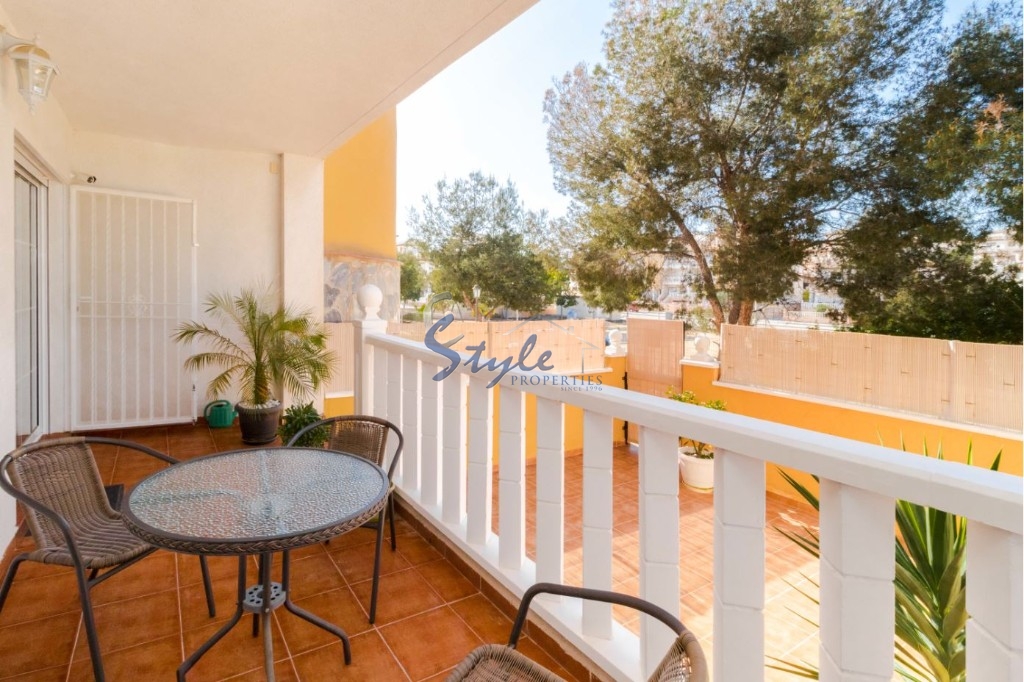 Comprar apartamento planta baja con jardín en Playa Golf II, Villamartin cerca del golf. ID 4075