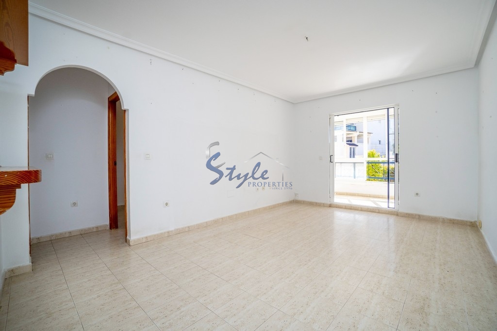 Buy apartment close to the beach in La Mata, Torrevieja. ID 4076