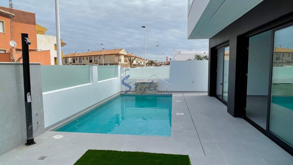 En venta nueva villa en San Pedro del Pinatar ON1216