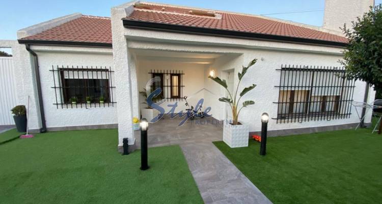 Villa for  sale on  Las Communications (San Miguel De Salinas), Costa Blanca, Spain ON2288